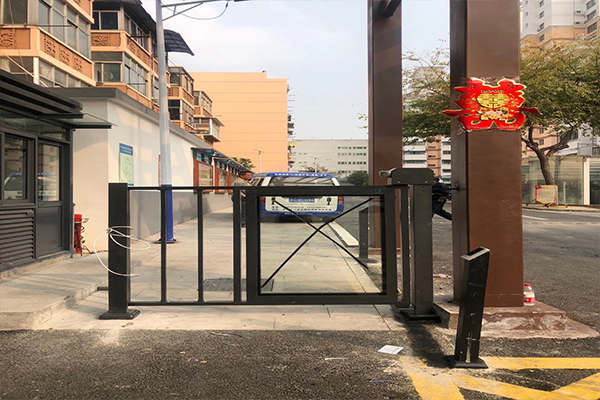 廣告小門安裝