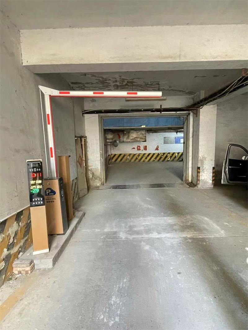 徐州飯店地下停車場蜜桃视频在线免费观看係統